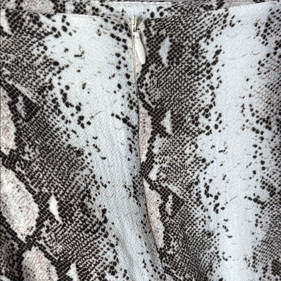 BLUE BLUSH High Waist Snakeskin Print Maxi Skirt size Medium - Picture 4 of 7
